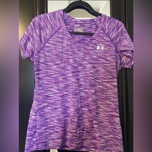 Under Armour Medium HeatGear Semi-Fitted V-Neck in Neon Purple